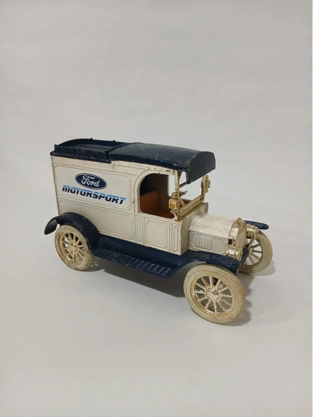 FORD Delivery Van coin BANK, motorsport Cast Model Cars